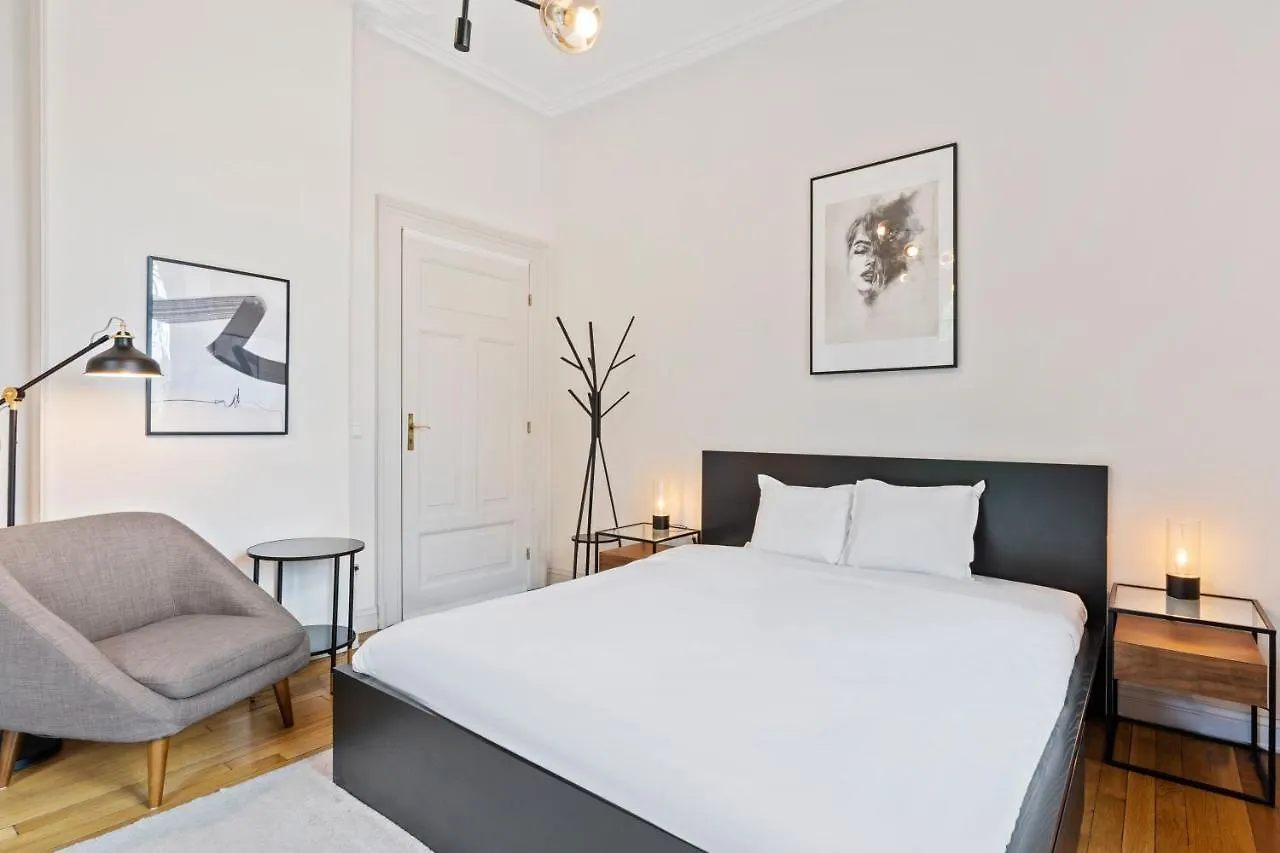 Charming Room With Balcony In Center 룩셈부르크 빌라