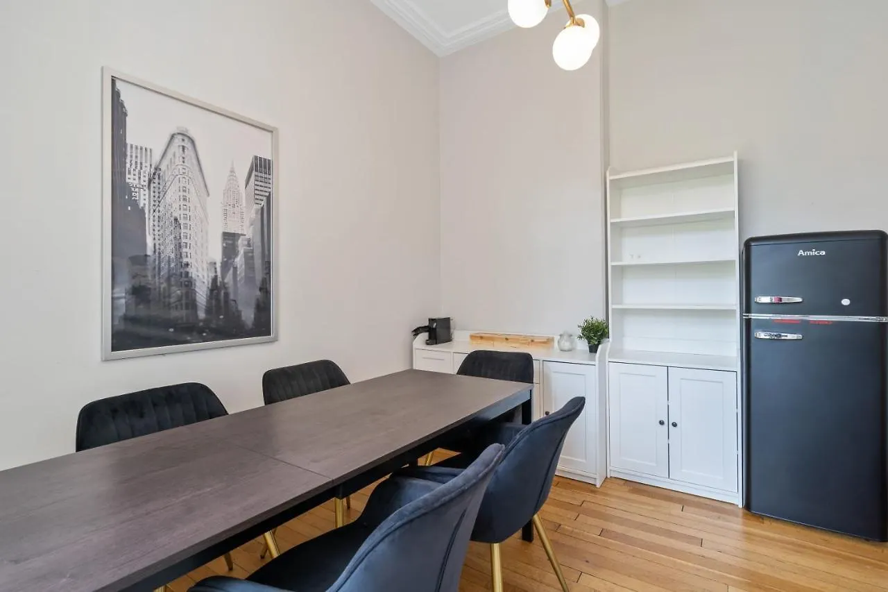 Charming Room With Balcony In Center 룩셈부르크 룩셈부르크