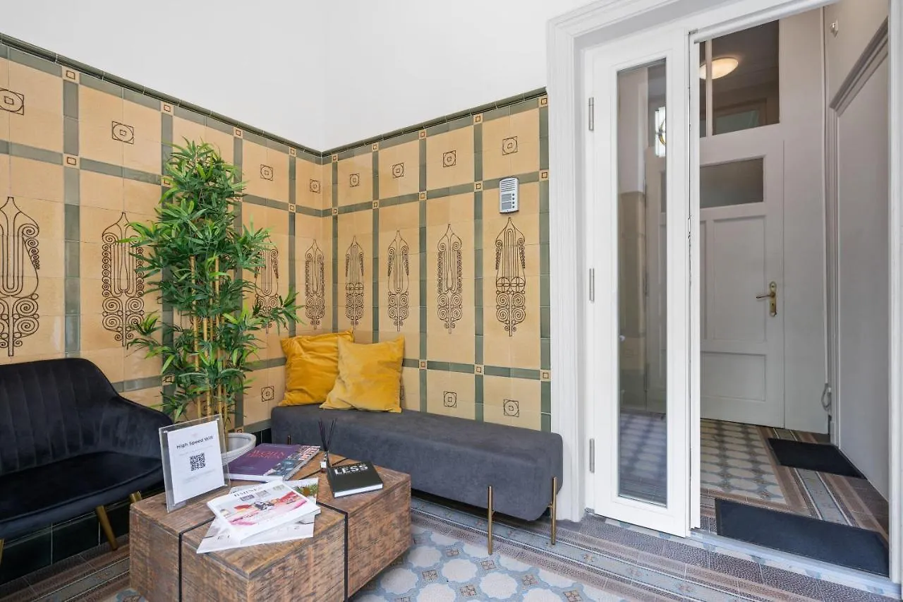 Charming Room With Balcony In Center 룩셈부르크 빌라