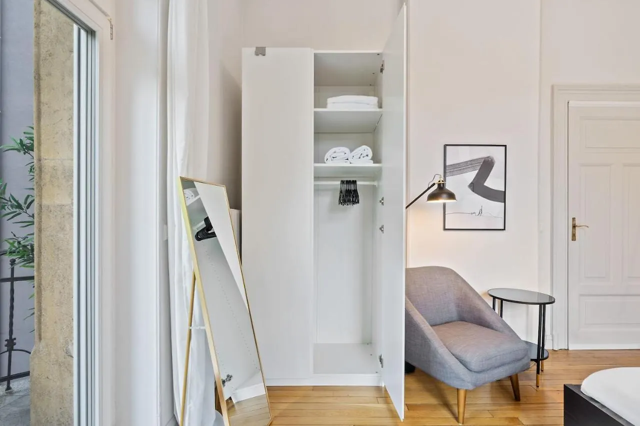 Charming Room With Balcony In Center 룩셈부르크 0*,