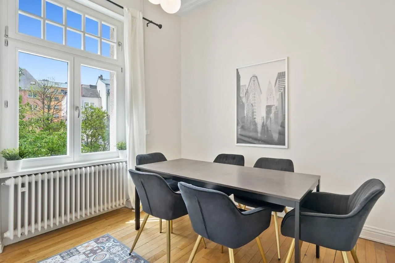 Charming Room With Balcony In Center 룩셈부르크 룩셈부르크